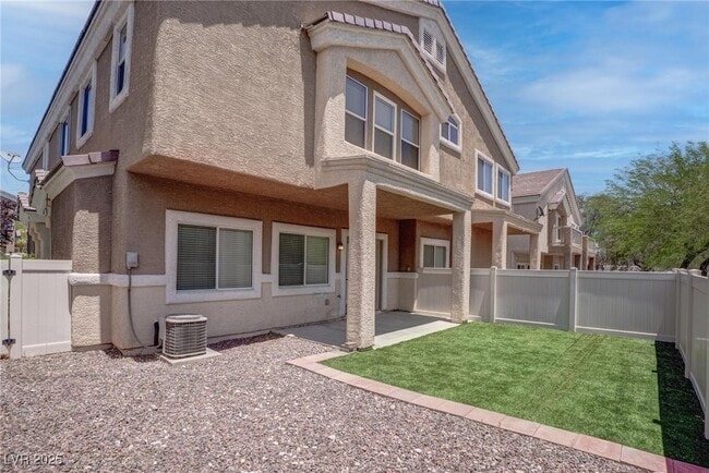 Building Photo - 9133 Forest Willow Ave