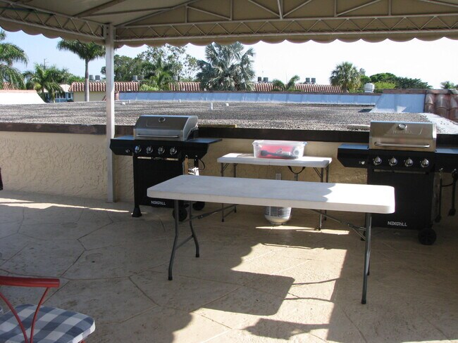 Building Photo - 2600 S Kanner Hwy