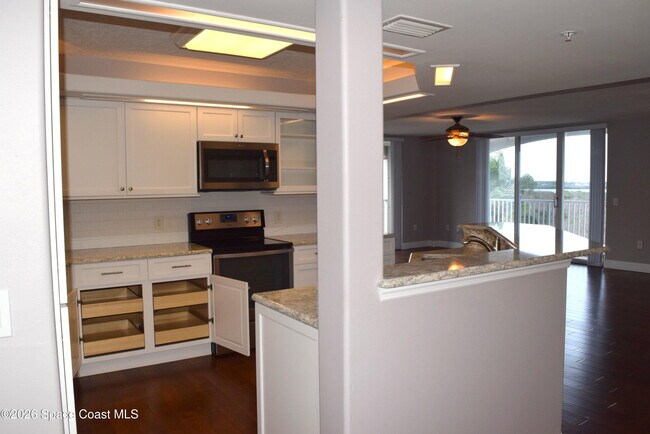 Building Photo - 801 Del Rio Way