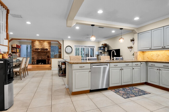 Building Photo - 22860 Ironwedge Dr
