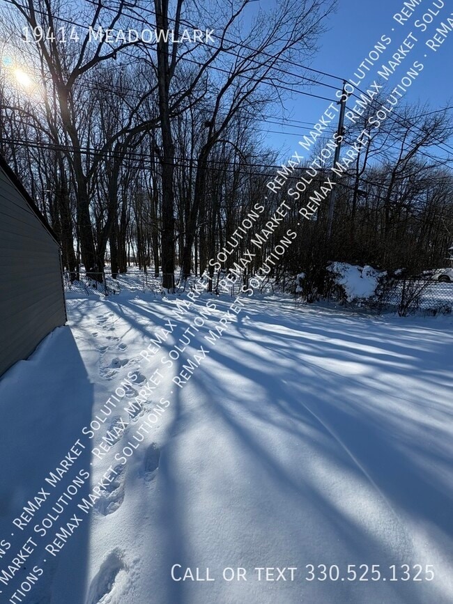 Building Photo - 19414 Meadowlark-