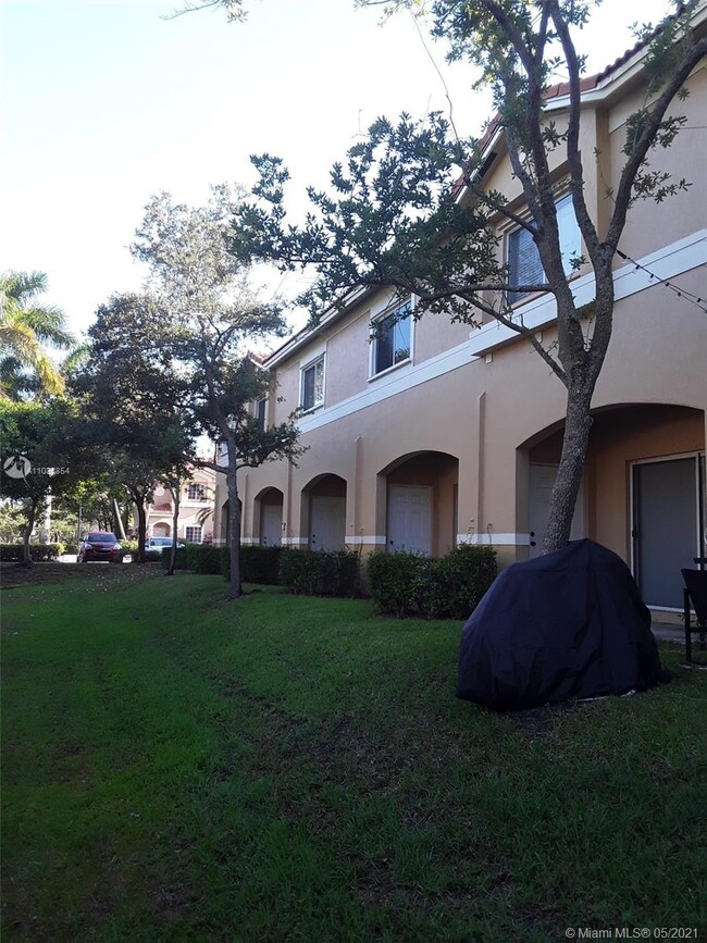 Building Photo - 5922 Riverside Ave