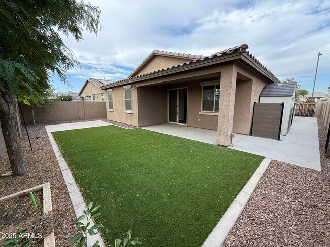 Building Photo - 21217 W Granada Rd