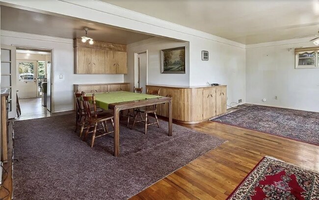 Building Photo - Exceptional FOUR Bedroom Home with Character Close to BSU and Downtown