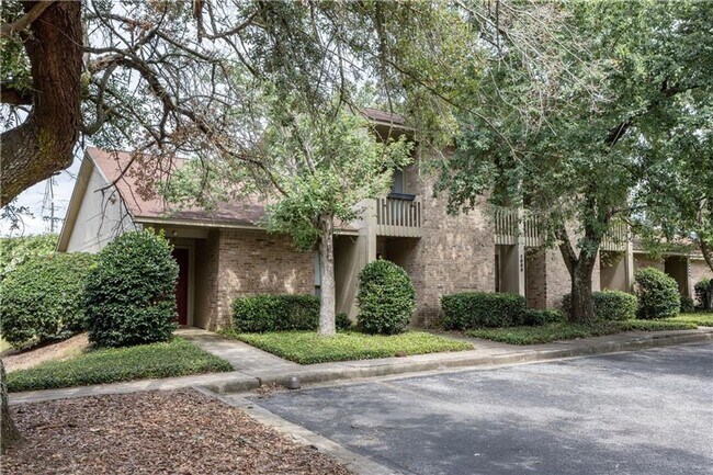 Primary Photo - Spacious Unit at Crossland Downs (Across f...