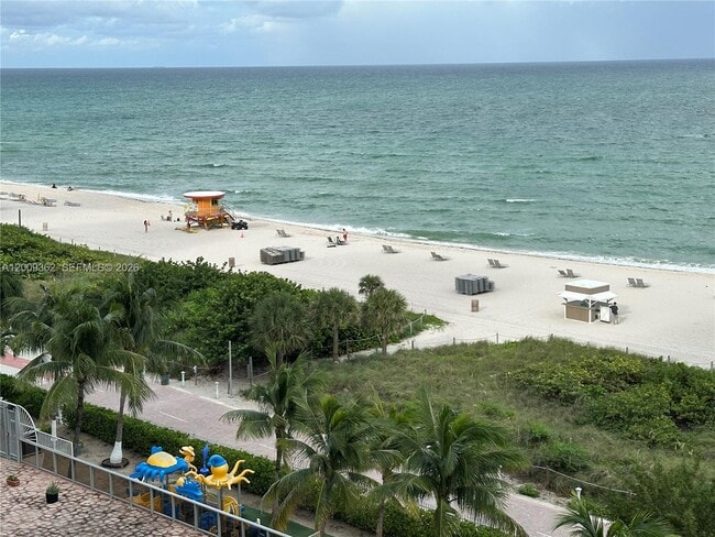 Building Photo - 6039 Collins Ave