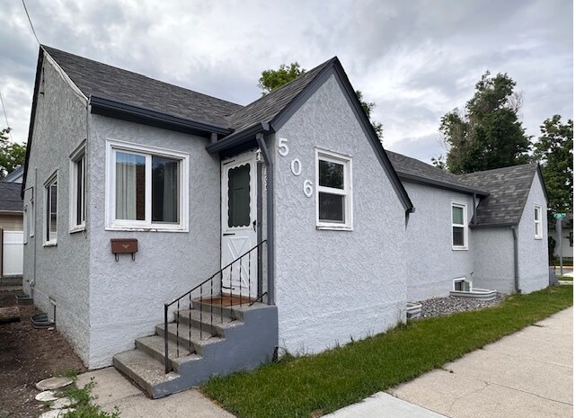 Building Photo - 506 W Geyser St