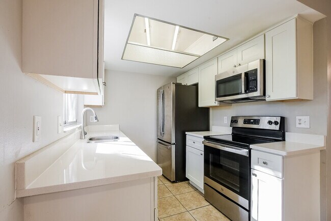 Building Photo - 9556 Brimton Dr