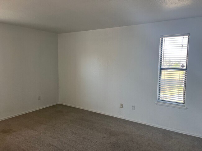 Building Photo - 14120 E Temple Dr