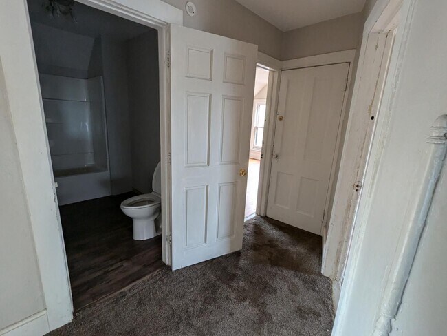 Building Photo - Ward 42 - 7th Ave Duplex