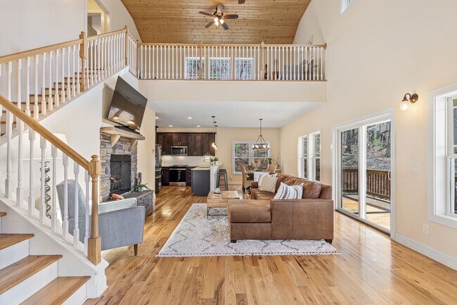 Building Photo - East AVL - Contemporary Farmhouse on Large Wooded Lot
