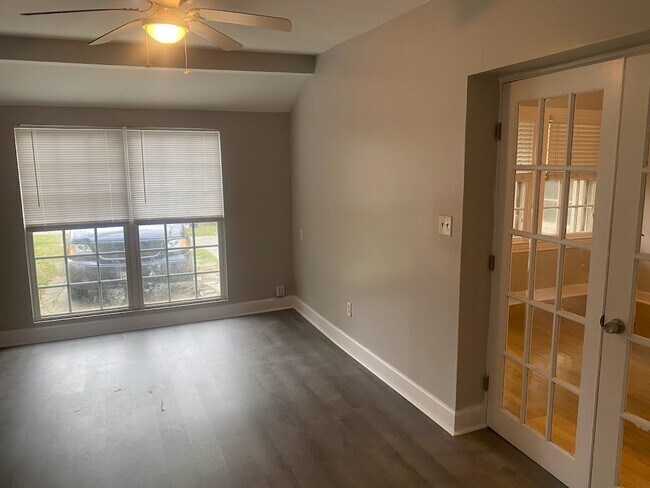 Building Photo - 4425 Ione St