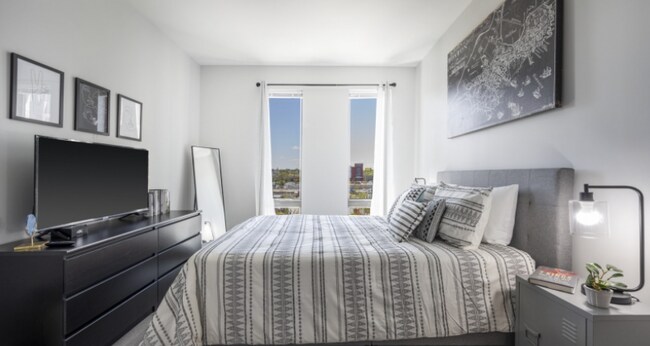 Building Photo - 455 Foley St