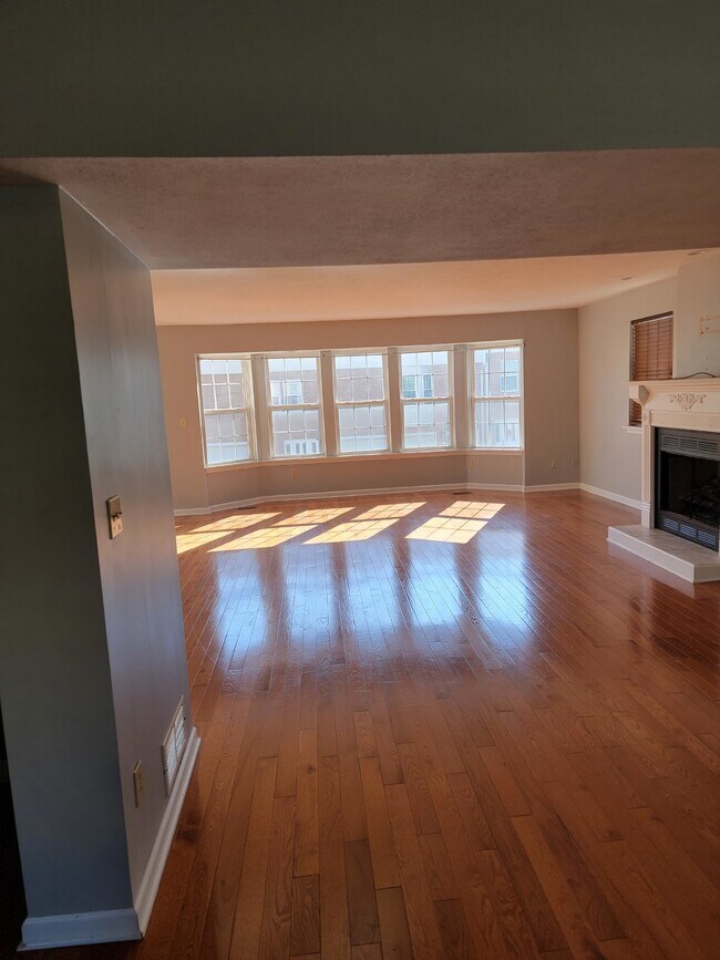 Building Photo - 801 Wingate Dr