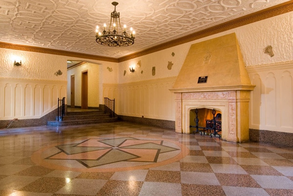 Lobby Photo - Elm Towers