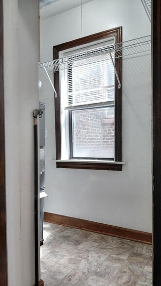 Building Photo - 4810 W Armitage Ave