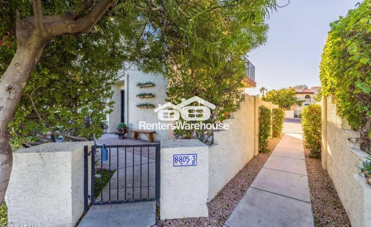 Building Photo - 8805 S 51st St