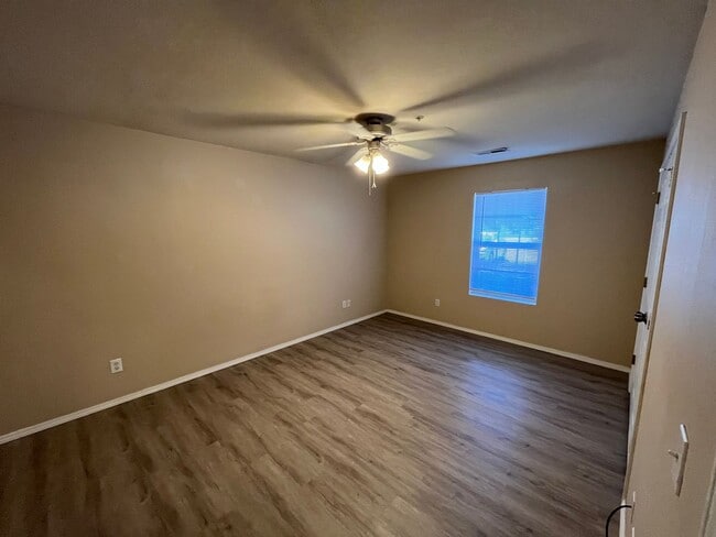 Building Photo - 2 bedroom 2 bath apartment at Clifton Heights Apartments basic internet and trash service included