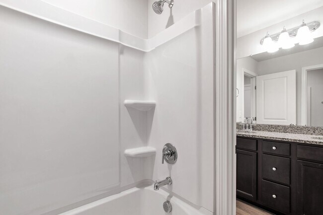 Building Photo - Modern 3-Bedroom Townhome in Solana, Durham!