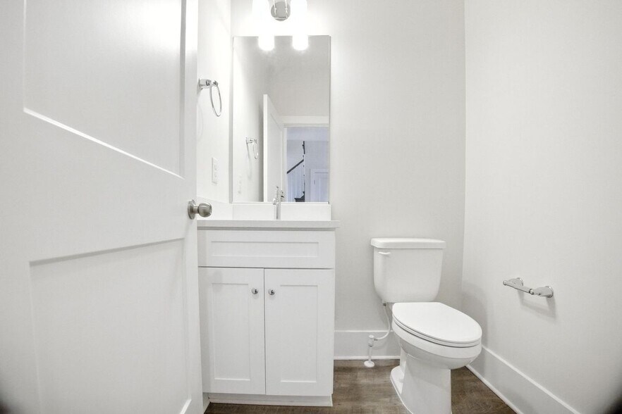 Building Photo - 3 Kessel Run