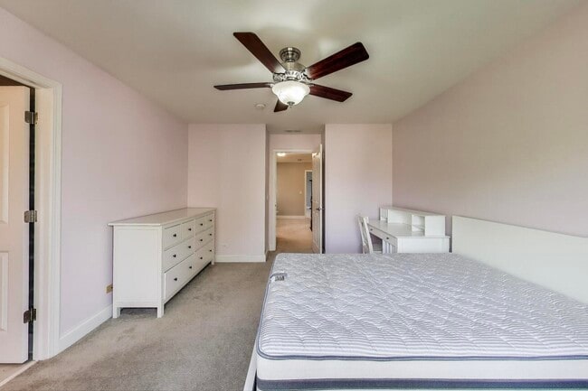 Building Photo - 613 Kinnear Cove