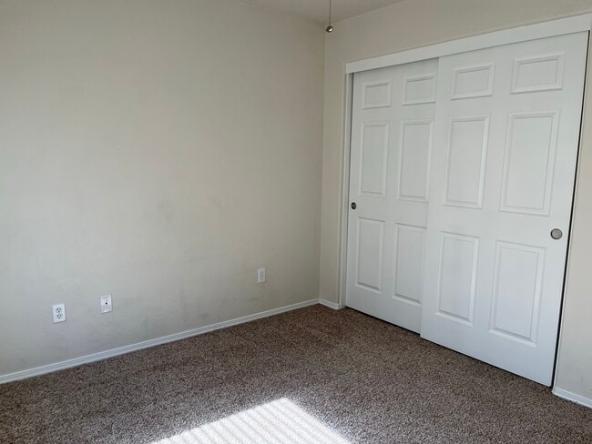 Building Photo - 1394 W Bella Oaks Way