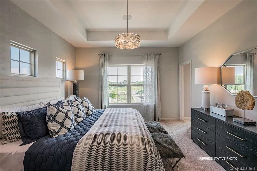 Building Photo - Room in Townhome on Ainslie Downs St