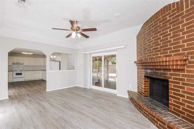 Building Photo - 6400 Rock Springs Dr