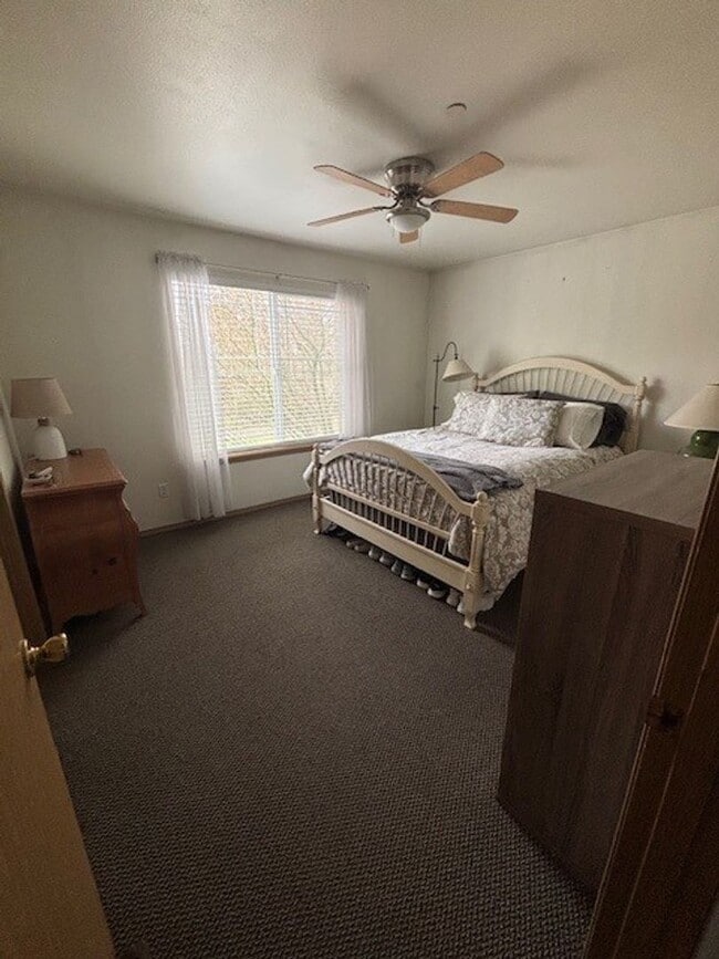 Building Photo - Charming 3-bedroom Dupont Home