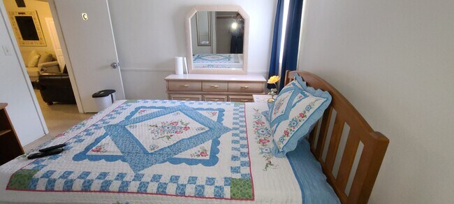 Building Photo - 486 Pinewood St