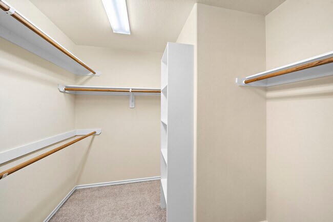 Building Photo - 3315 Victorian Manor Ln