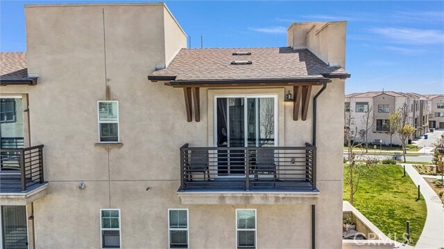 Building Photo - 5200 Beachside Ln