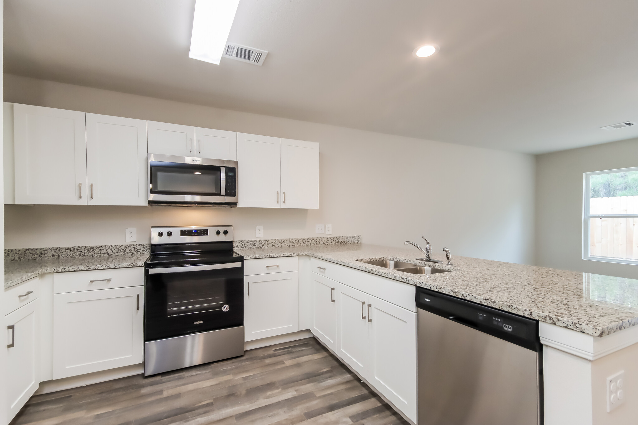 Building Photo - 15606 Briar Forest Dr