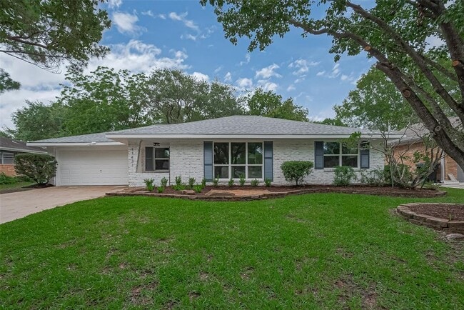 Primary Photo - 11431 Landsdowne Dr