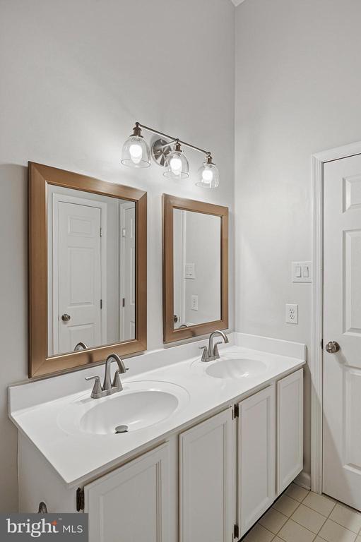 Building Photo - 7951 Brightmeadow Ct