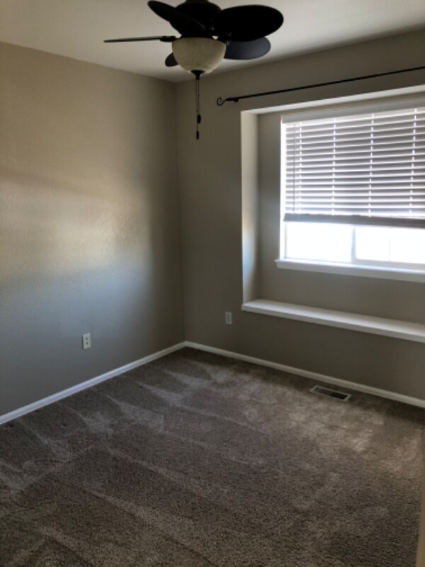 Building Photo - 408 Rollingwood Dr