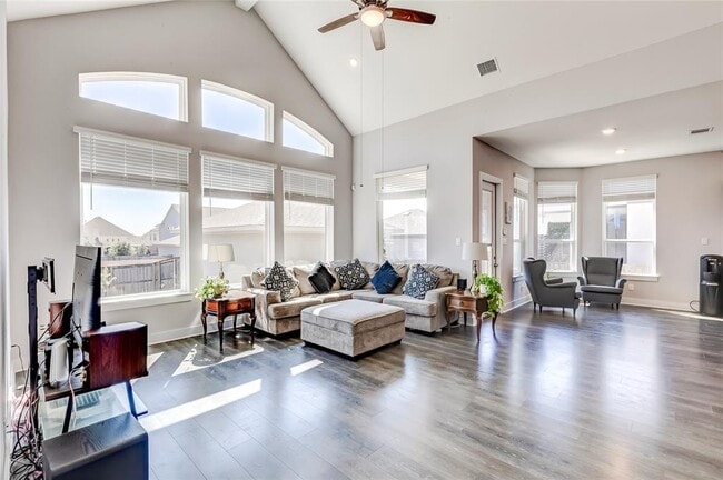 Building Photo - 3020 Sage Ranch Dr