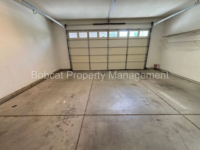 Building Photo - 1231 Flintwood Dr