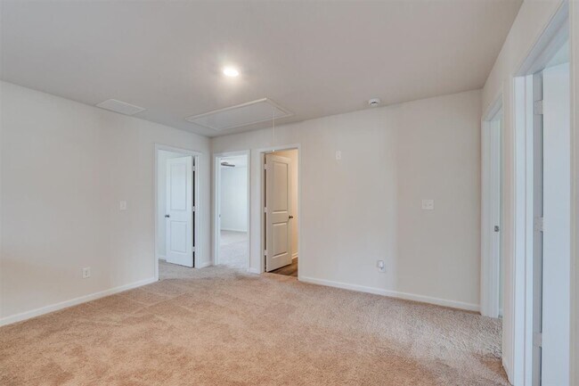 Building Photo - 737 Woody Dr