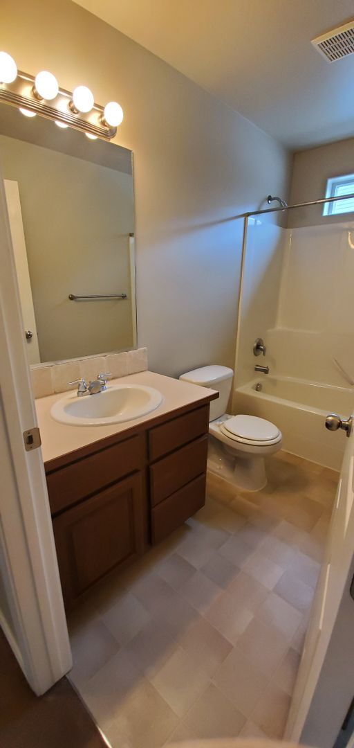 Building Photo - Gorgeous 3 Bedroom 2 Bath Home in Hayden!