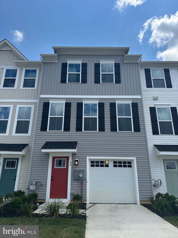 Building Photo - 46 SAND HILLS Dr