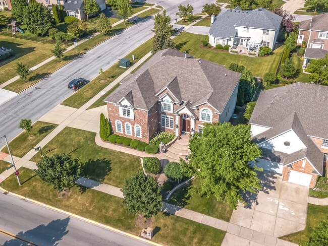 Building Photo - 2504 Skylane Dr