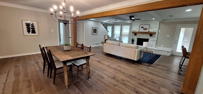 Building Photo - Beautifully renovated home in Rocky Woods ...