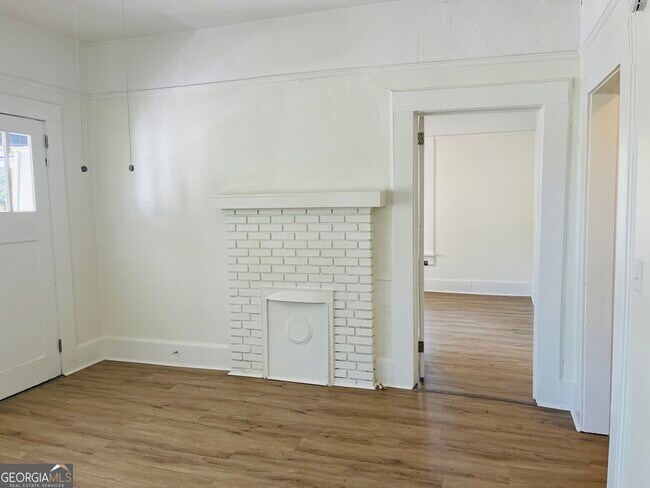 Building Photo - 410 Alford St