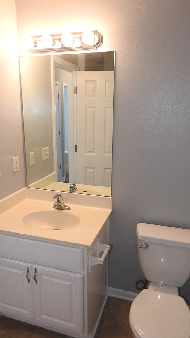 Building Photo - 3bed 2 full bath in Fort Osage Area