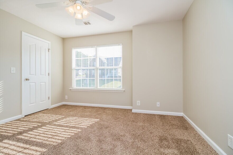 Building Photo - 9204 Thomason Trail