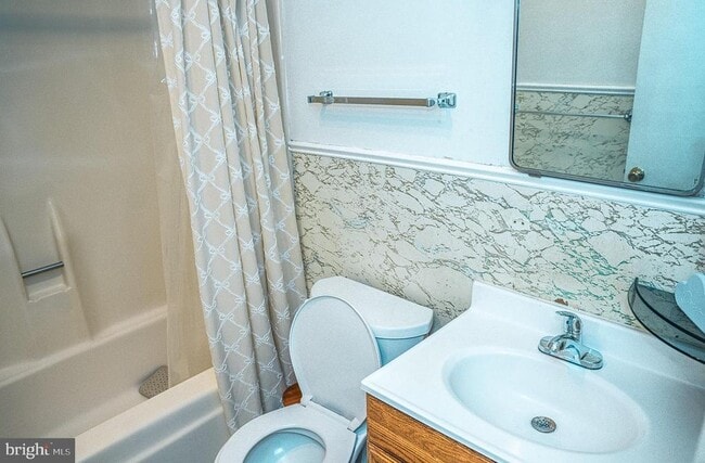 Building Photo - 6304 Somerset Rd