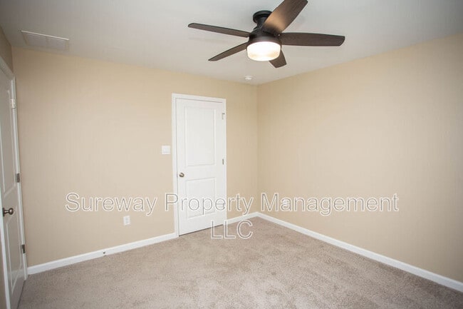 Building Photo - 239 Macoun Way