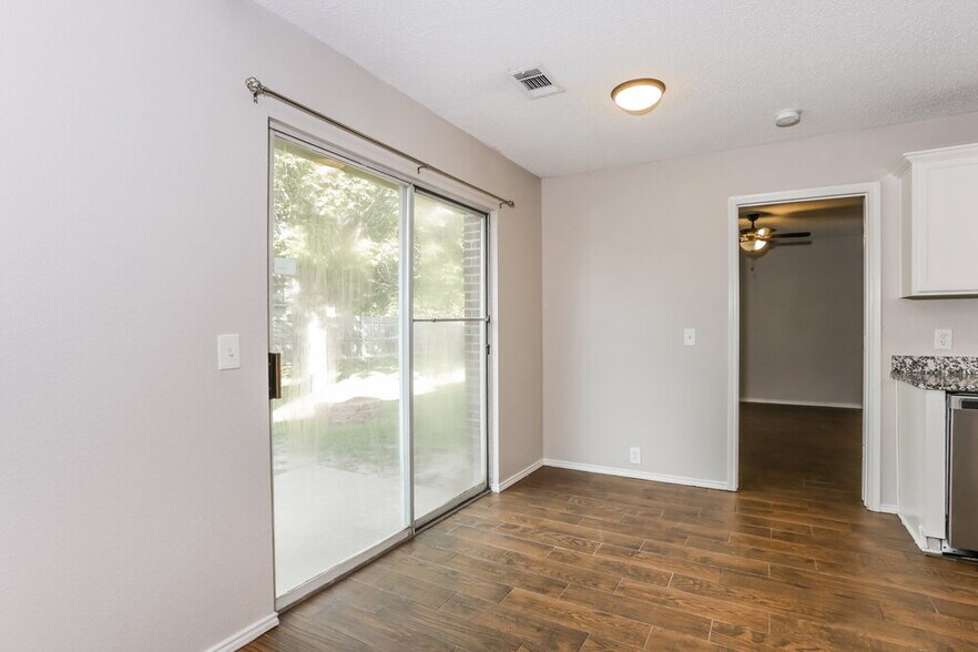 Building Photo - 100 Walnut Dr