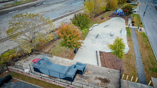 Building Photo - 216 3rd St